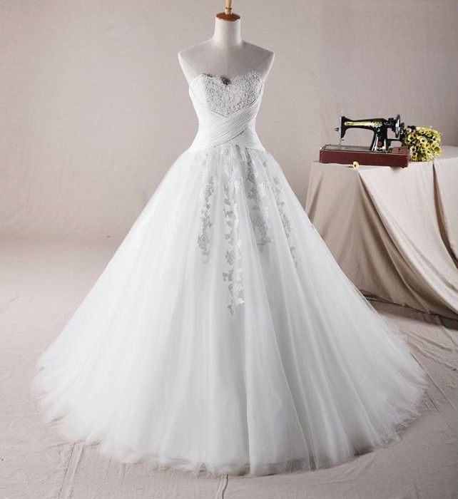  Sweetheart  Neckline  Ball  Gown  Bridal  Gown  Corset  And Tulle 