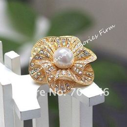 1.7 Inch Gold Plated Beautiful Clear AB Rhinestone Crystal White Faux Pearl Centre Flower Bridal Brooch