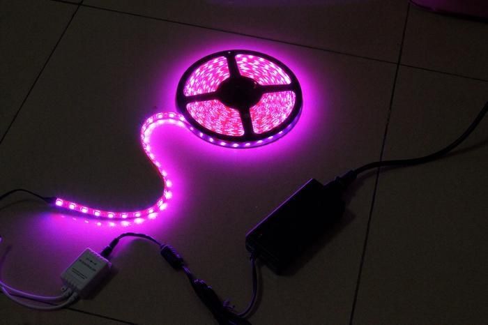 Wielokolorowy SMD 5050 RGB LED Strip Light 300ED Wodoodporny 24 Kluczowy pilot zdalnego sterowania + zasilacz