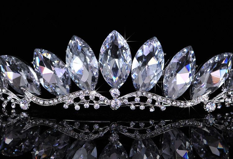 2015 Nouveau Sexy Strass Couronne Diadème Brillant De Mariée Bandeau Hairband Peignes De Mariage Princesse Femmes Frontlet Coiffes Cheveux Accessor6639079