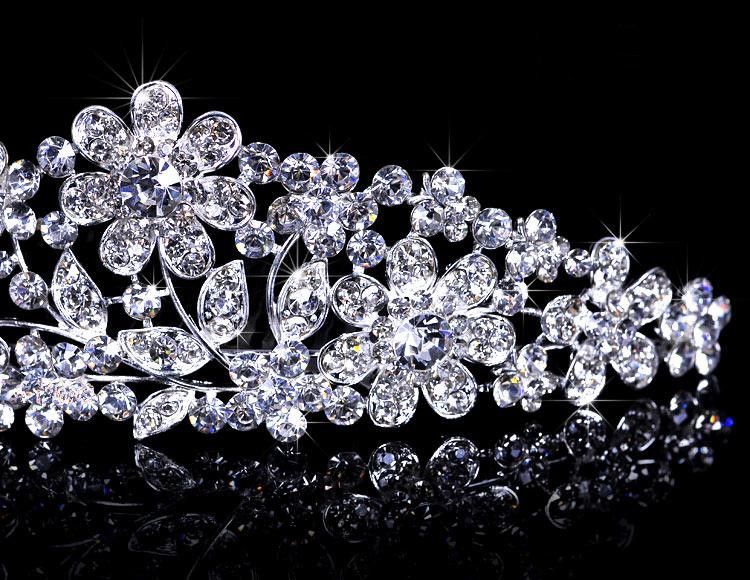 Shiny Rhinestones Princess Crown Tiaras Bridal pannband kam hårklipp bröllop smycken brud proms 277y