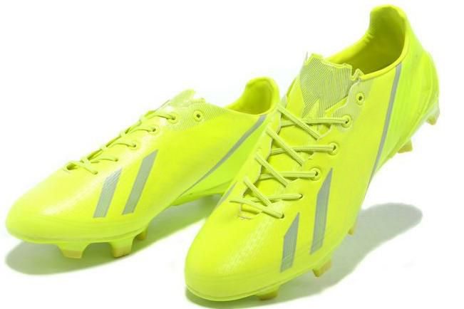 Compre El Verde Neón TPU Zapatos De Fútbol 2013 Hotsale De Los Hombres Al  Aire Libre De Tacos De Fútbol De Calzado NUEVO A SALIR BNIB A 39,22 € Del  Soccerqueen | Es.Dhgate.Com