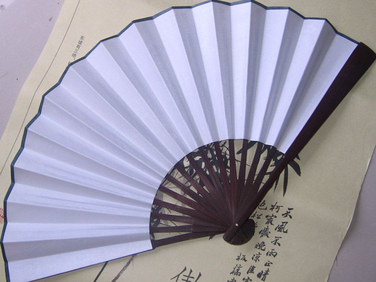 大きな白いパーソナライズされたハンドファン中国の絹の折りたたみファン大人のDIYウェディングプログラムファインアートペインティングファン飾り1761133