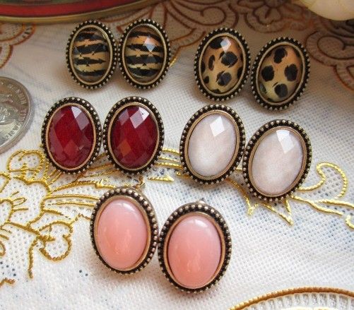 Vintage-Cameo-Ohrstecker, Ellipse, Leopardenmuster, Rot, Blau und Diamant-Ohrring. Farben nach dem Zufallsprinzip mischen, 20 Paare, 40 Stück 1634404