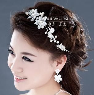 Image of wedding hair crown