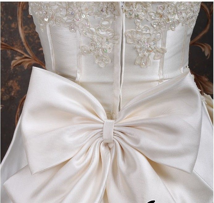 Большой бант на платье - 86 фото