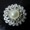 Broche centrale en cristal de strass clair plaqué argent de 1,6 pouces et demi-perle crème