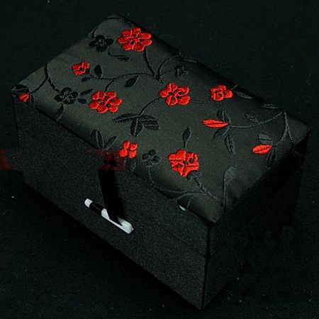 Небольшой прямоугольник, наполненная хлопчатобумажными украшениями, подарочная коробка цветочной одежды, упаковка ткани китайская шелковая бакада безделушка, хранение каменного хранения 2125272