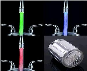 150pcs/lot nuovo sensore di temperatura della luce del rubinetto del colpetto LED di incandescenza dell'acqua di colore di modo 3 senza imballaggio al minuto