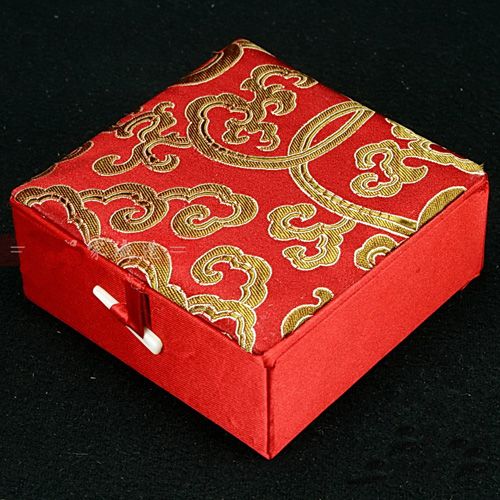 Bomull Fylld Decoratel Fashion Armband Smycken Gift Box Display Box Förvaringsväska Silk Brocade Kartong Craft Förpackning Boxar 25st / 