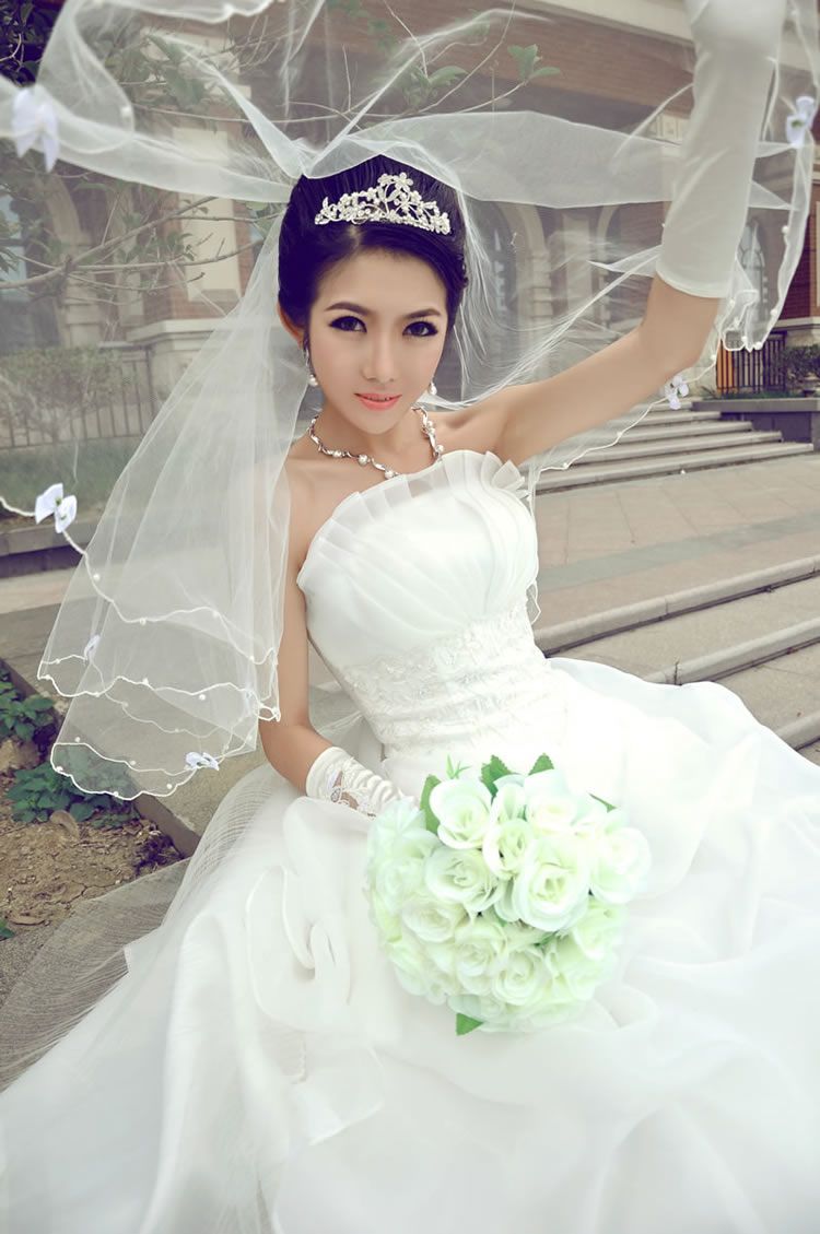 In Stock Wedding Dresses Lowest Price High Quanlity 2013 Newest Design