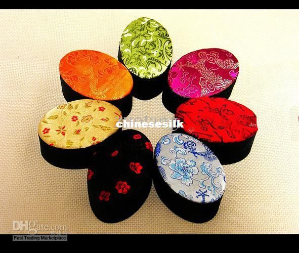 

Oval Floral Craft Small Gift Box for Jewelry Storage Case Decorative Silk Brocade Cardboard Ring Earring Pendant Boxes Wholesale