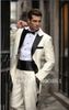 Пользовательские MadeTailcoat Ivory Groom Tuxedos Best Man Пиковая Black отворотом Groomsmen Мужчины свадебные костюмы Жениха (куртка + брюки + Tie + Girdle) H783