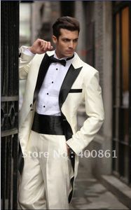 Niestandardowe Madetailcoat Ivory Groom Tuxedos Best Man Peak Black Lapel Groomsmen Mężczyźni Wedding Garnitury Oblubienia (Kurtka + Spodnie + Krawat + Hasło) H783