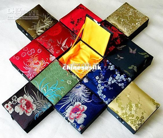 High End Jewellery Gift Case Silk Printed Bracelet Jewelry Box Cotton Filled Presentation Boxes size 10*10*4.5 cm 2pcs/lot mix color Free
