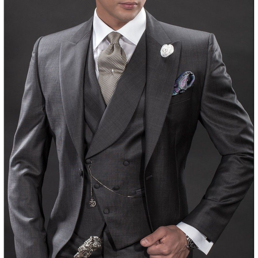 Custom Made Morning Style Charcoal Groom Tuxedos Najlepszy człowiek Peak Lapel Groomsmen Mężczyźni Garnitury Ślubne Oblubienica Kurtka + Spodnie + Kamizelka + Kamizelka H802