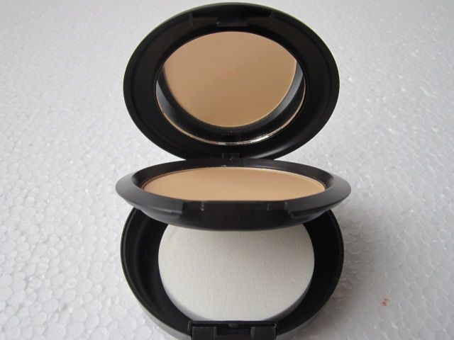 Släpp LOT NY NW15NW58 PRESSED PUVERIAL PLUS FOUNDATION 15G2968845