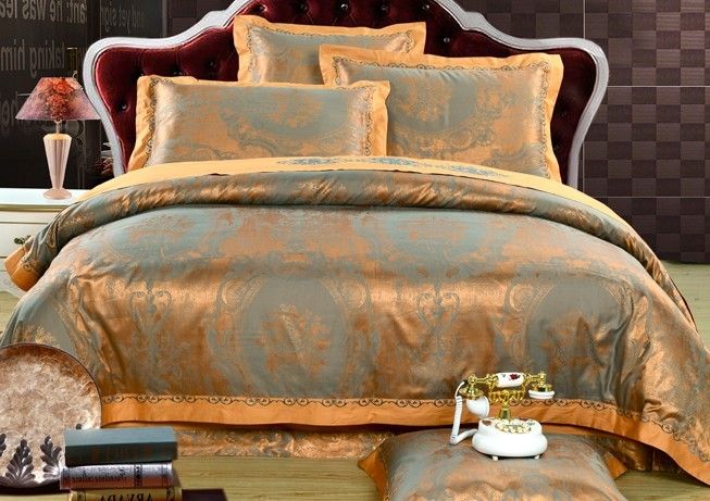 Delicated Gold Man Jacquard Satin Silk Cotton Comforter Bedding