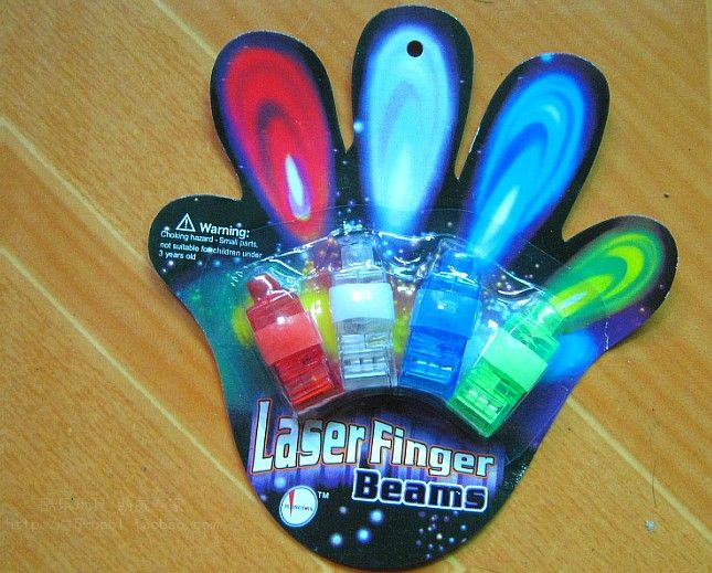 100шт 4X цвет светодиодной лазерные пучки пальцев партия легкая-до палец кольцо лазерные лучи с блистерной упаковке
