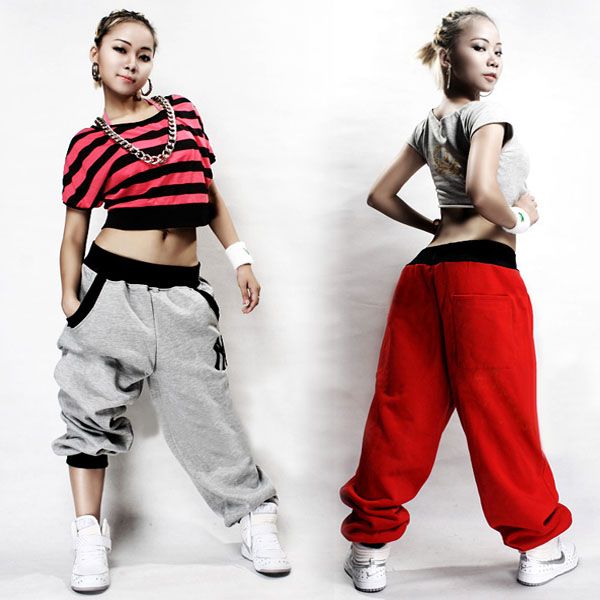 Длинная футболка женская. Брюки кюлоты 2022 черные. Как называется широкая одежда. Чёрный кроп топ с длинными рукавами. Топ с рукавами.