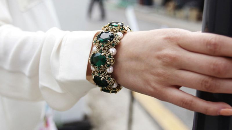 Hoge kwaliteit mode-smaragdd edelstenen ingelegd parel armband, nieuwe stijl armband.