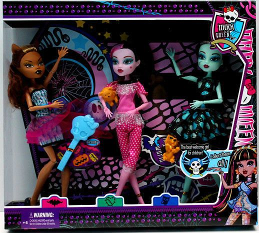 2020 Monster High Action Figure Clawdeen Wolf Frankie Stein 2020 Monster High Action Figure Clawdeen Wolf Frankie Stein