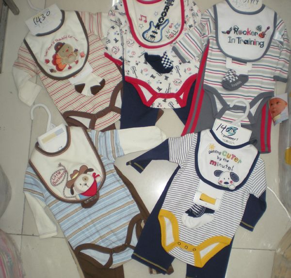 Conjunto de 4 piezas para bebés, niños y niñas, monos, pantalones, baberos, calcetines, mameluco, 12 set/lote #2932