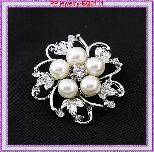 Factory billig grossist 12st/Lot Silver Tone Rhinestone and Pearl Flower Brosch Pins BQ0111