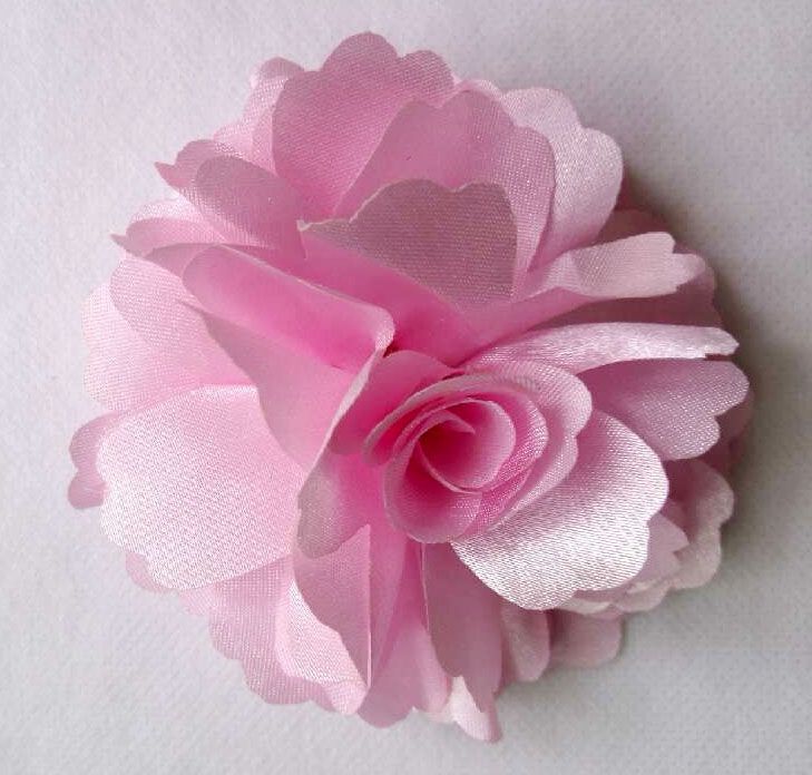 Fashion New Common Camellia Rose Flower Hair Clips Satin Silk Chiffon Flowers Hair Clips Brooh Pin Copricapo Bouquet Prezzo all'ingrosso Nastro