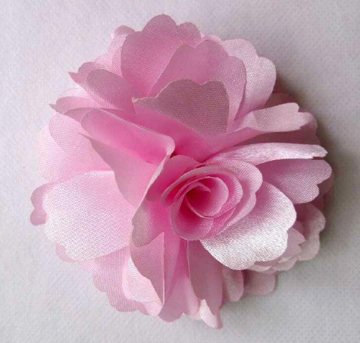 Mode Ny Vanlig Camellia Rose Flower Hair Clips Satin Silk Chiffon Flowers Hair Clips Brooh Pin Headwear Bouquet grossistprisband