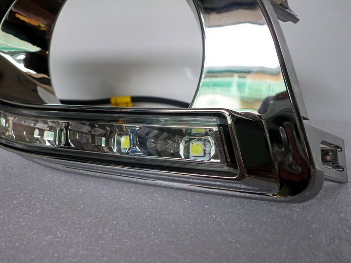 Super Bright LED-chips dagtidsljus DRL med dimljusskyddet för 2011-2012 Nissan Versa Sedan Nissan Sunny ersättning