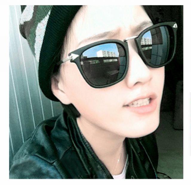 South Korean New / Retro Black / Super Sunglasses / Men And Women
