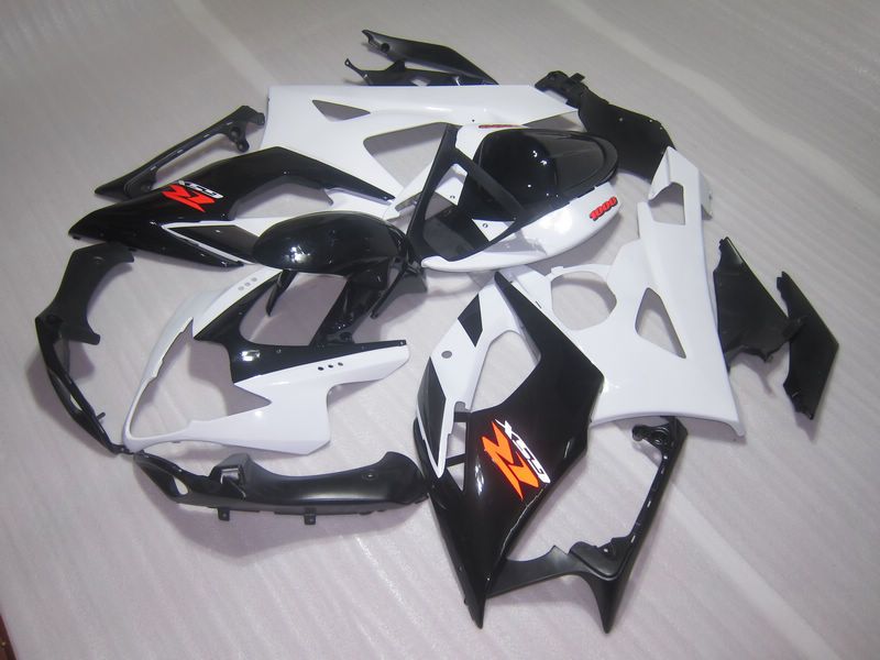 7 Presenter + SEAT COWL Vit Svart Fairing Kit för SUZUKI 2005 2006 GSX-R1000 K5 GSXR1000 GSXR 1000 05 06 FAININGS KITS + Vindruta