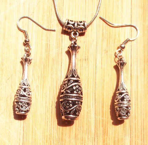 Vintage tibétain argent creux fleurs bouteille pendentif collier boucle d'oreille ensembles de bijoux pour femmes élégant 1 ensembles