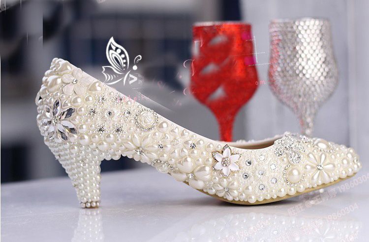 Lyxig elegant imitation Pearl Wedding Dress Bridal Shoes Crystal Diamond Low-Heeled Shoes Woman Lady Dress Shoes White255o
