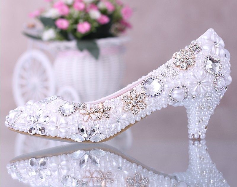 Luxurious Elegant Imitation Pearl Wedding Dress Bridal Shoes Crystal diamond low-heeled shoes Woman Lady Dress Shoes White225F