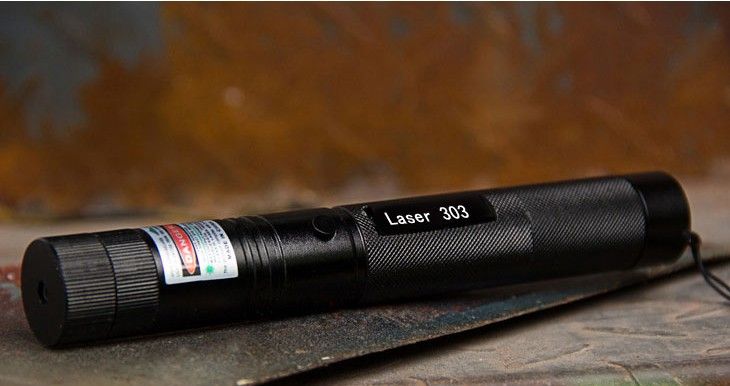 Heet! High Power SD Laser 303 10000m 532nm Lazer Zaklamp Groen Rood Blauw Violet Laser Pointer Licht SOS Lengte Hunting Lesgeven + Charger + Box