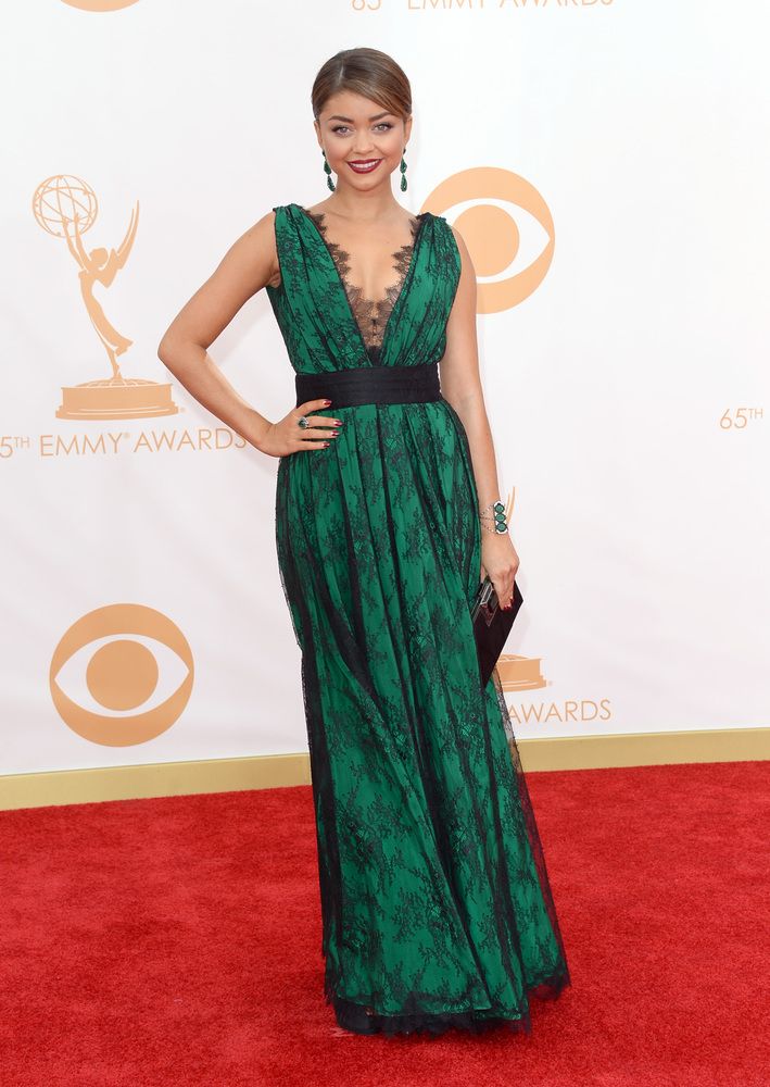 Sexy Black Lace With Dark green Satin Cap Short Sleeve 65Th Emmy Awards Sarah Hyland Ribbon V-neck Prom Dress Evening Celebrity Dresses Gown