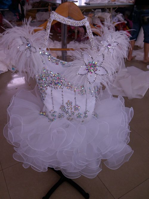 Spedizione gratuita Nuovo arrivo Bianco Organza sopra il ginocchio / Mini Ball Gown Halter perline cristalli di cristalli piuma Bupcake Girl's Pageant Dresses Nefty