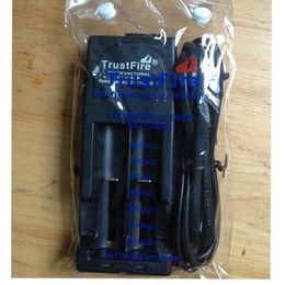 TrustFire 001 TR001 Lithium Battery Charger for 10440 14500 16340 17670 18500 18650 EU/US Plug(Black Color)