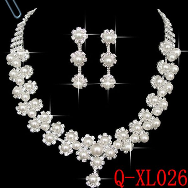 STOCK 2021 Romantic Pearl Designer With Crystal Cheap Two Pieces Earrings Necklace Rhinestone Wedding Bridal Sets Jewelry Set Jewe287K