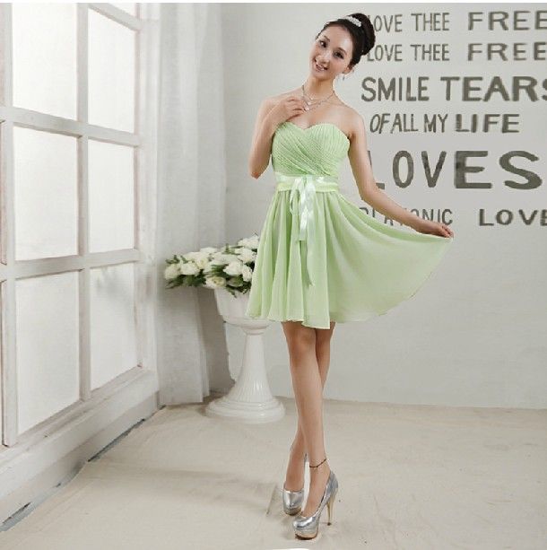 2019 Billiga Sweetheart Chiffon Bridesmaid Dresses Strapless Short Chiffon Homecoming Dress