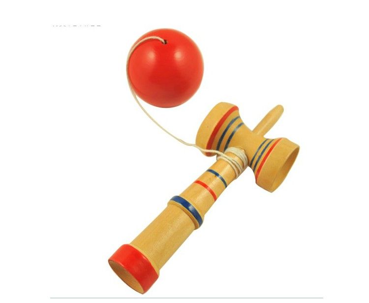 Gratis frakt / 13.5 * 5.5cm Kendama Cup-and-Ball Game Kendama Japansk leksak träleksak