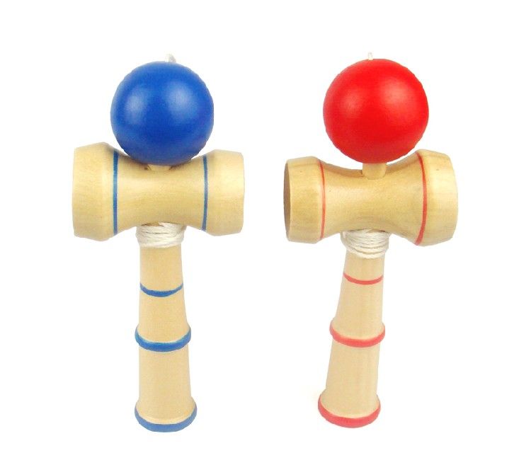 Gratis frakt 100PCS / Lot 13.5 * 5.5cm Kendama Cup-and-Ball Game Kendama Japansk leksak träleksak