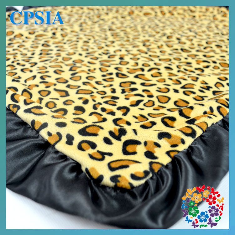 Leopard Animal Printed Fleece Fabric 100 Polyester Soft Baby Blankets