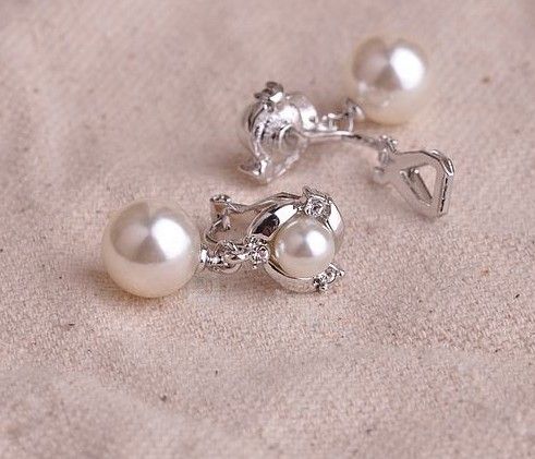 wholesale price pearl crystal Clip-on earring for women , gift gold plated Dangle earrings ,new 2013 style rose / silver color