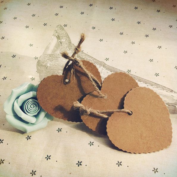 Partihandel Kraft Paper Blank Heart Shape Present Tag Retro Hang Tag Pris TAG MEDDELANDE KORT KORT KD1