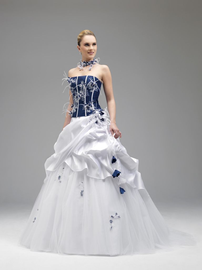 Acheter Annie Couture 2014 Robes De Mariee En Bleu Royal Et Blanc 8514 Strapless Feather A Line Corset Robes De Mariee Pinceau Train Sans Manches Ruffled De 136 84 Du Honesty Dress Dhgate Com