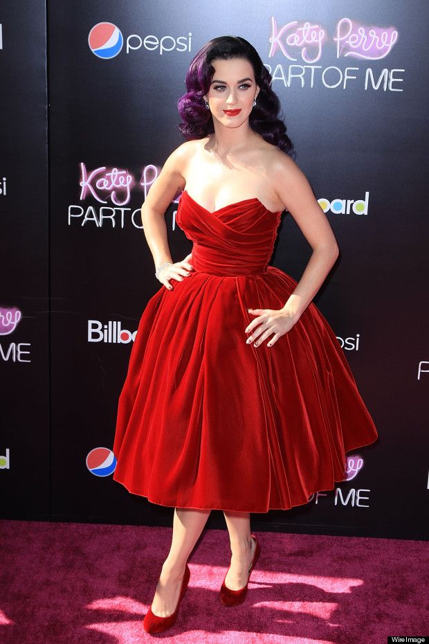 Katy Perry heißer roter Samt-Schatz faltet Tee-Längen-Berühmtheits-Kleid-Cocktailkleid-Abend