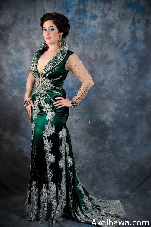 Elegant High Neck Beads Arabic Evening Gowns Long Sleeve Lace Dresses